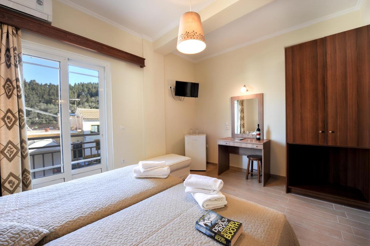 Ilios Hotel Lákka Buitenkant foto