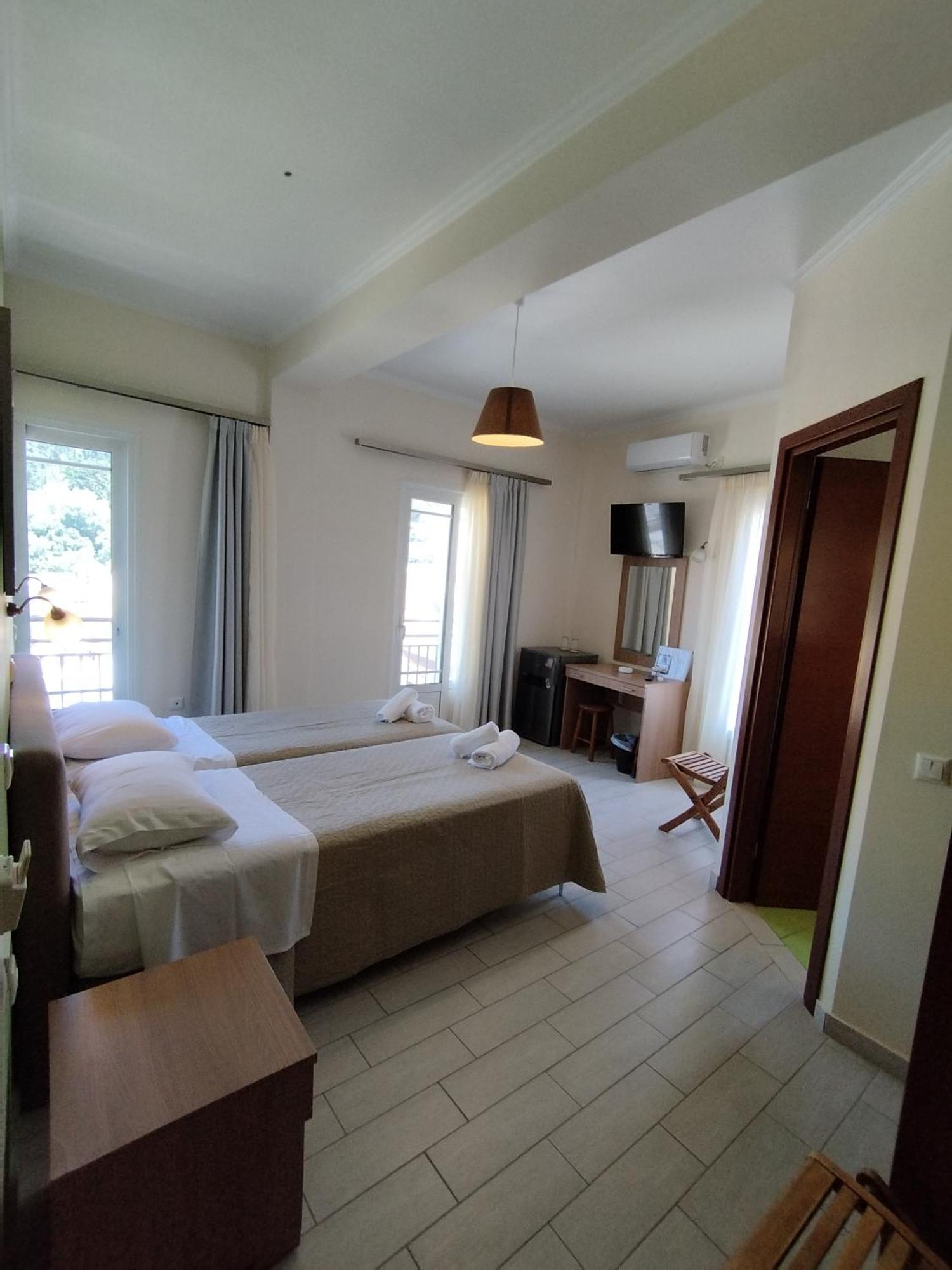Ilios Hotel Lákka Buitenkant foto